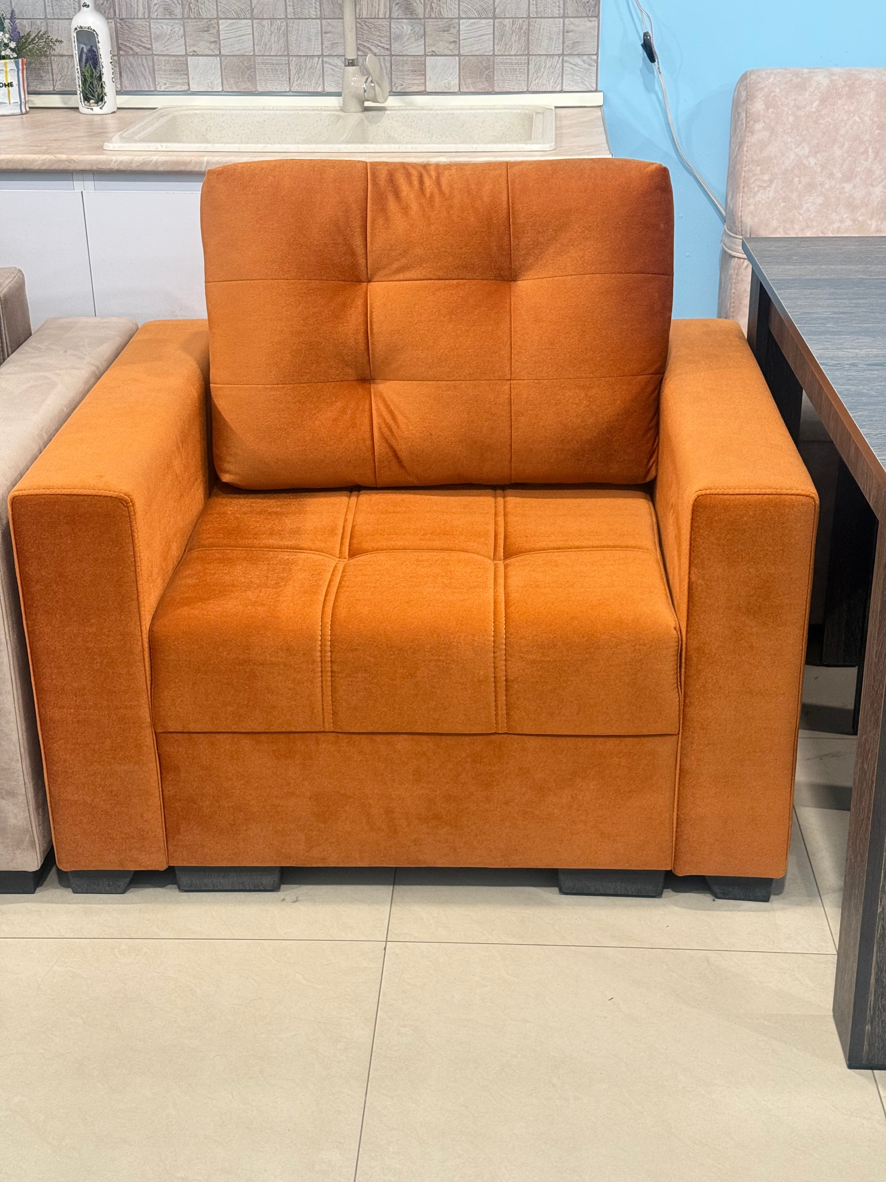 Zvartnots Armchair