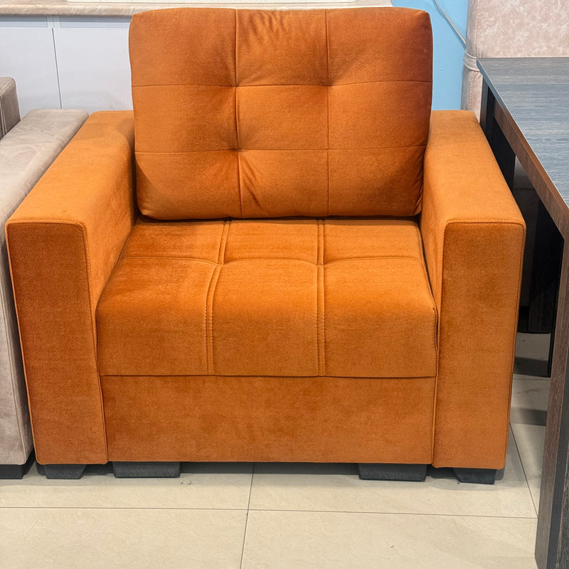 Zvartnots Armchair