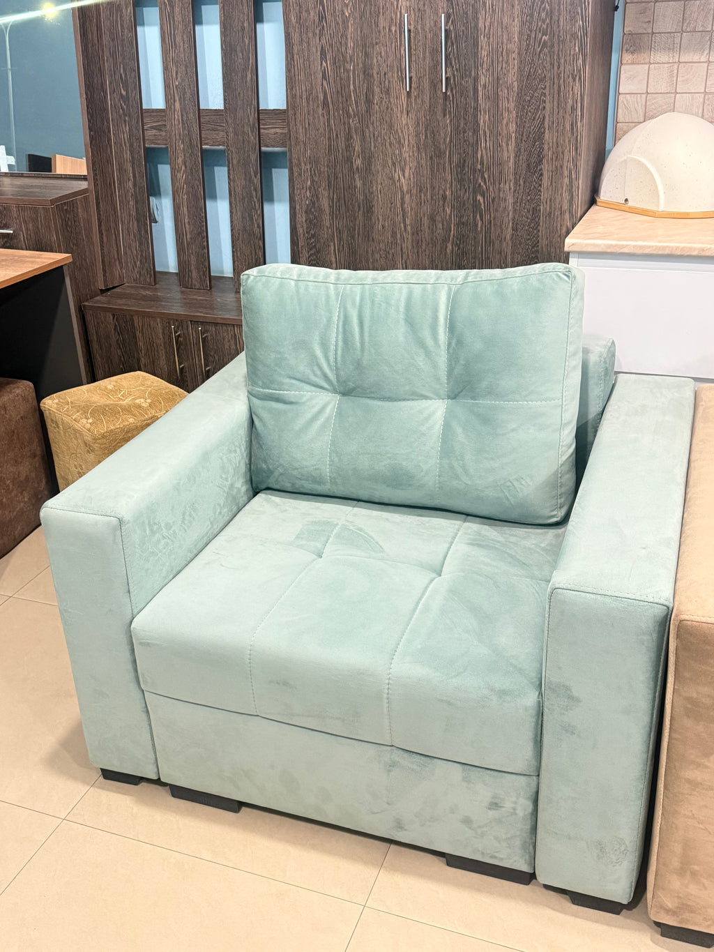 Zvartnots Armchair